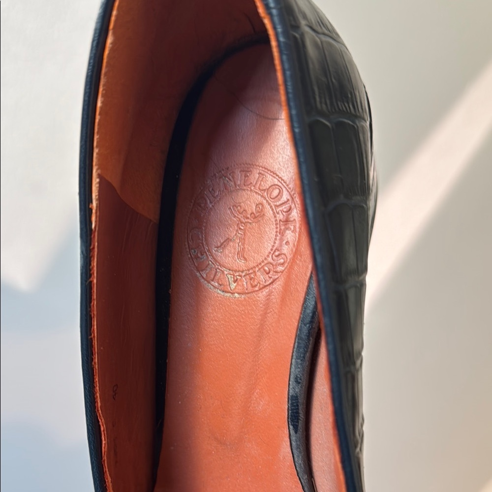 Navy Croc-Embossed block heel. - Picture 6 of 7